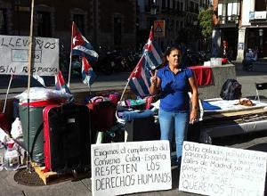 La gusanera cubana llegada a Madrid exige un piso para vivir