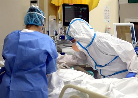 Trabajadores del sector salud sugieren extremar medidas de bioseguridad frente a Ómicron