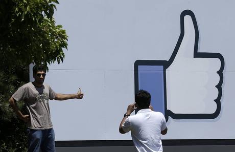 Como Gestionar Algoritmos para Perpetuar la Desigualdad Como Gestionar Algoritmos para Perpetuar la Desigualdad