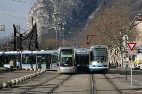Ejemplo de transporte urbano ecointeligente: tranvía en Grenoble