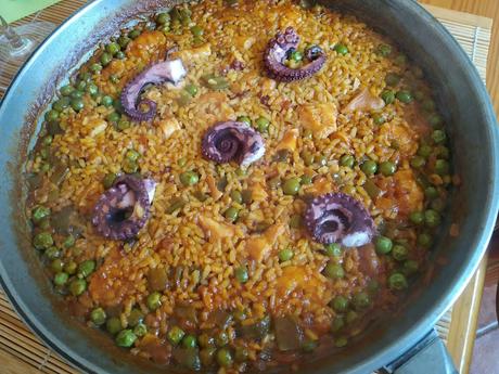 ARROZ CON PULPO Y LANGOSTINOS EN PAELLERA