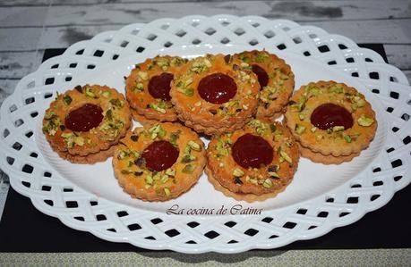 Pastitas con pistachos y confitura de frambuesa