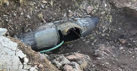 No sorprende: nueva fuga en ducto del Realito