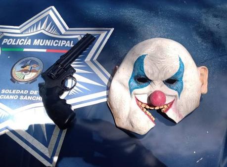 Detienen a Don Comedia: asaltaba con máscara de payaso en Soledad