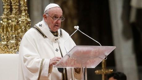 Papa Francisco pide combatir noticias falsas sobre vacunas