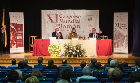 «Contra la despoblación, más jamón» «Contra la despoblación, más jamón»