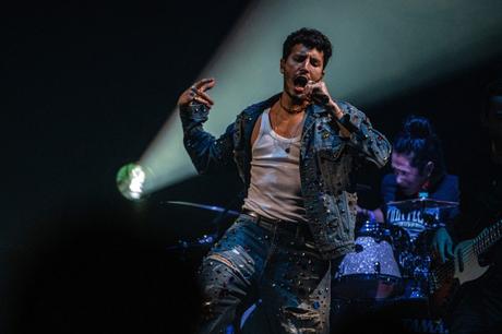 Sebastian Yatra estrena su tercer álbum de estudio “Dharma”