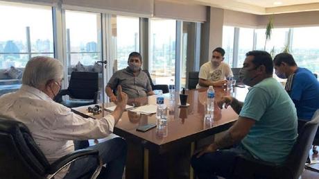 En política todo es posible hasta Pereyra se acerca a Quintriqueo