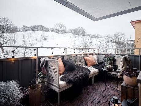 delikatissen scandinavian style scandinavian kitchen scandi kitchen scandi elegant style light blue scandinavian kitchen eames chair design chairs cocina sueca cocina nórdica cocina moderna cocina minimalista cocina minimal cocina escandinava cocina azul  