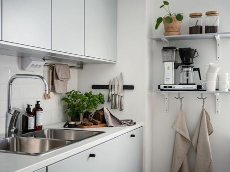 delikatissen scandinavian style scandinavian kitchen scandi kitchen scandi elegant style light blue scandinavian kitchen eames chair design chairs cocina sueca cocina nórdica cocina moderna cocina minimalista cocina minimal cocina escandinava cocina azul  