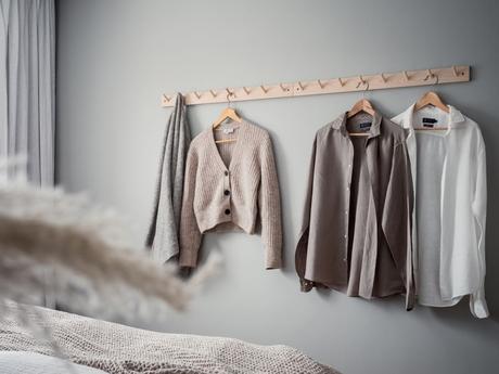 delikatissen scandinavian style scandinavian kitchen scandi kitchen scandi elegant style light blue scandinavian kitchen eames chair design chairs cocina sueca cocina nórdica cocina moderna cocina minimalista cocina minimal cocina escandinava cocina azul  