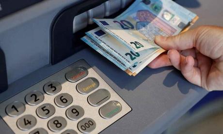 Fechas de pago del paro, subsidios y ERTE del SEPE de febrero de 2022, confirmadas por los bancos