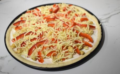 Pizza de pollo y pimiento rojo