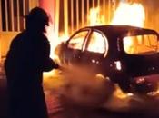 (Video) Vehículo consumido fuego Avenida Cactus