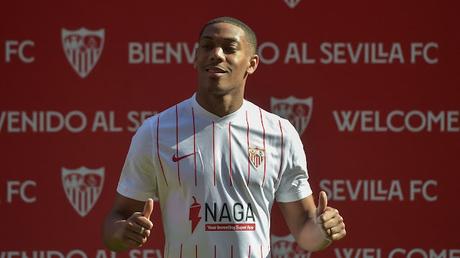 El Sevilla FC cierra el mercado de fichajes con dos llegadas y tres salidas
