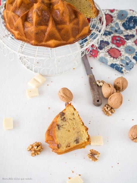 Bundt Cake de chocolate blanco y nueces