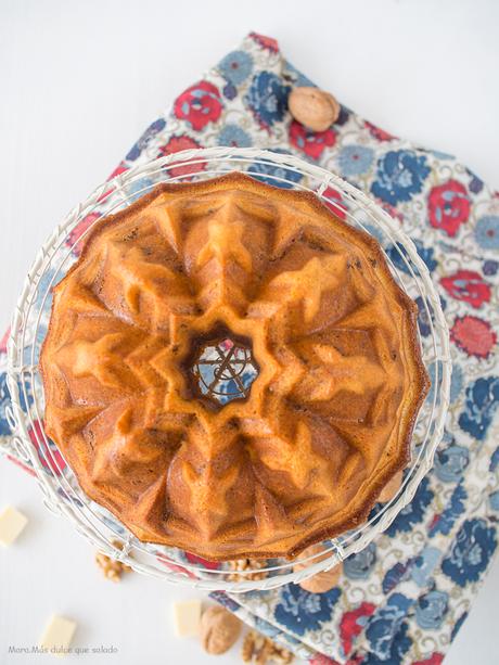 Bundt Cake de chocolate blanco y nueces