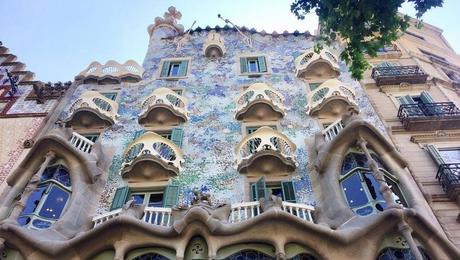 Uno de los orgullos de Barcelona es La Casa Batlló de Gau... La Casa Batlló de Gaudí considerada como el Mejor Monumento del Mundo