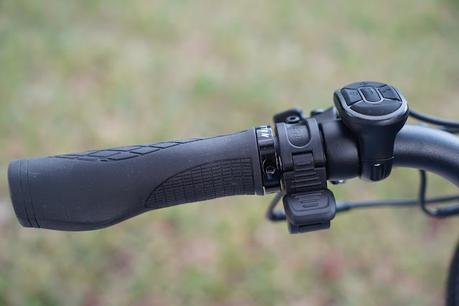 Aventon Soltera: una bicicleta eléctrica artesanal de alta calidad.