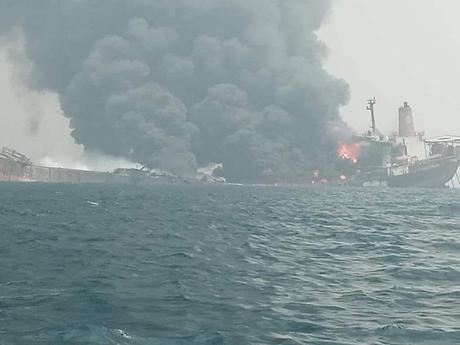 África: Buque petrolero explotó en la costa de Nigeria