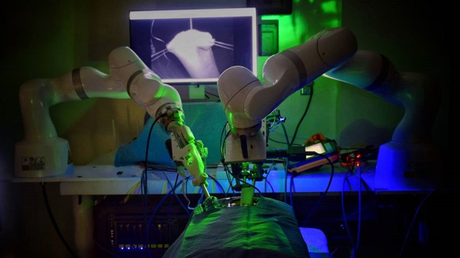 Primera cirugía robótica realizada sin ayuda humana