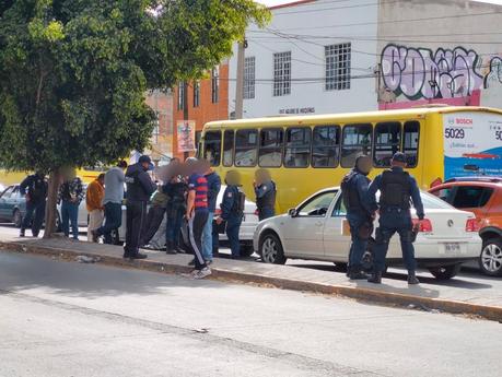 Pelea entre automovilistas desata movilización policial