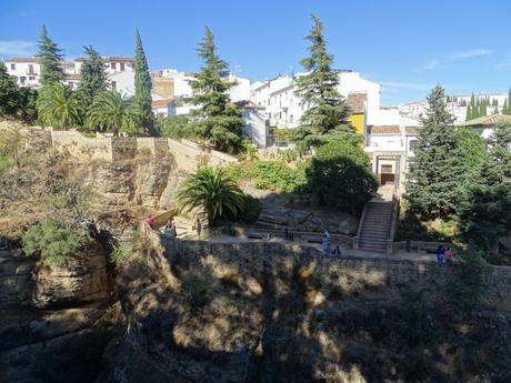 De ronda por Ronda, la ciudad malagueña partida por un tajo de 100 metros