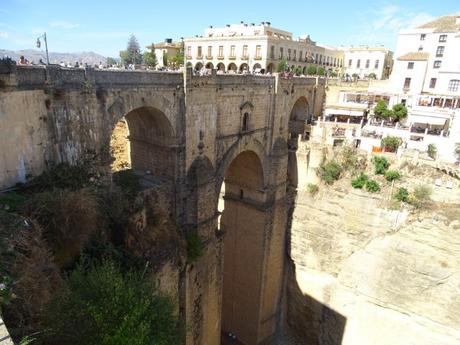 De ronda por Ronda, la ciudad malagueña partida por un tajo de 100 metros