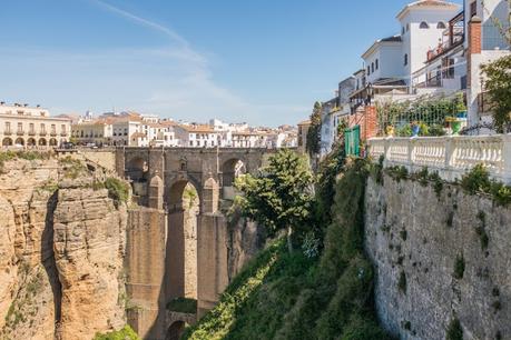 De ronda por Ronda, la ciudad malagueña partida por un tajo de 100 metros