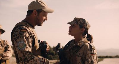 EN EL FUEGO (IM FEUER) (HERMANAS APARTE) (Alemania, Grecia; 2020) Drama, Bélico