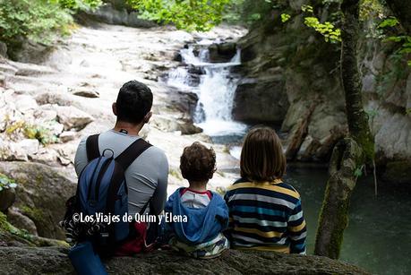 Quim, Álex y Éric viendo la Cascada del Cubo