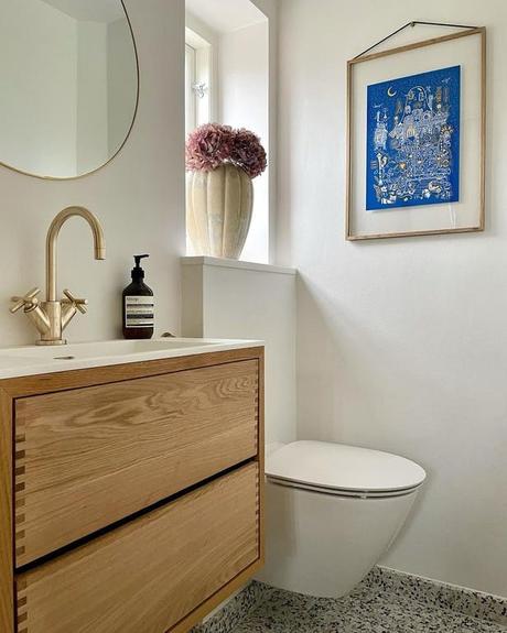 delikatissen villa danesa scandinavian luxury scandinavian lamps scandinavian danish villa muebles de diseño lámparas Louis Poulsen diseño nórdico diseño danés design furniture decoracion nórdica casa danesa decoración escandinava baño de terrazo moderno  