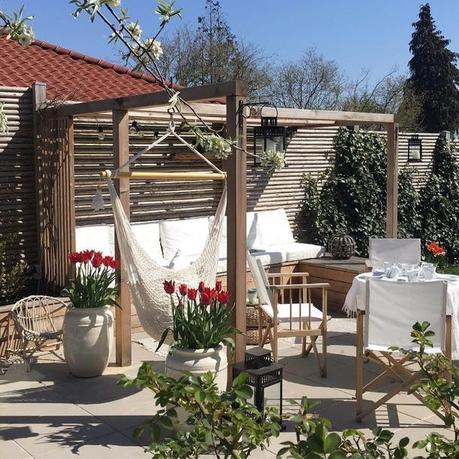 delikatissen villa danesa scandinavian luxury scandinavian lamps scandinavian danish villa muebles de diseño lámparas Louis Poulsen diseño nórdico diseño danés design furniture decoracion nórdica casa danesa decoración escandinava baño de terrazo moderno  