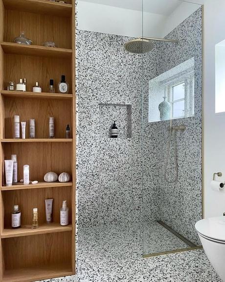 delikatissen villa danesa scandinavian luxury scandinavian lamps scandinavian danish villa muebles de diseño lámparas Louis Poulsen diseño nórdico diseño danés design furniture decoracion nórdica casa danesa decoración escandinava baño de terrazo moderno  