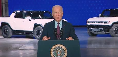 Biden reconoce a Tesla como el mayor fabricante de vehículos eléctricos de EE.UU.