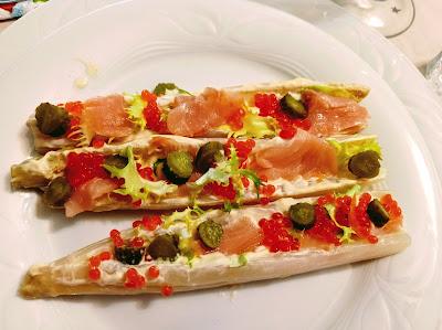 Espárragos blancos rellenos