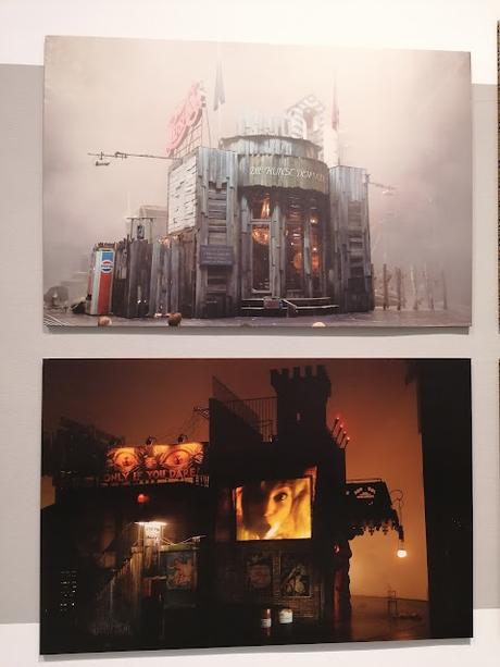 CRÓNICA DE LA VISITA A LA EXPOSICIÓN POÉTICAS DE LO REAL. ESCENOGRAFÍA DE VANGUARDIA ALEMANA 1989-2019