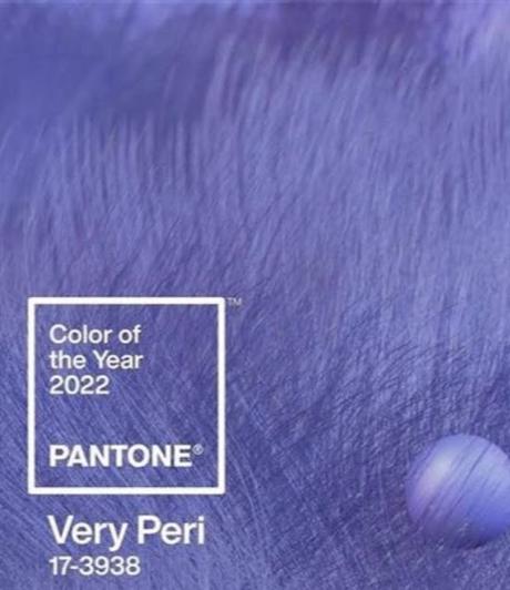 very peri Maquillaje inspirado en el tono Very Peri 03