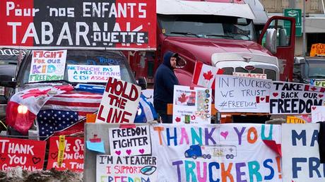 Canadá: Manifestantes antivacunas obstaculizan tráfico en el aeropuerto de Ottawa