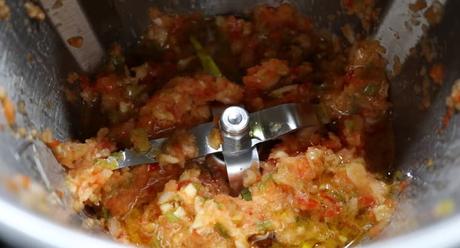 Ponemos aceite y sofreímos las verduras