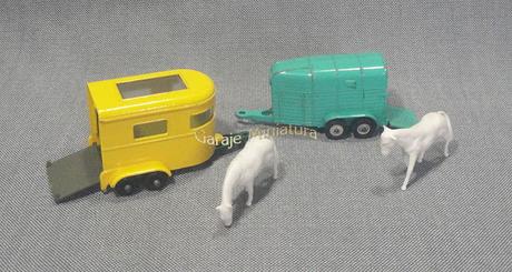 Remolques para caballos de las marcas Matchbox y Husky