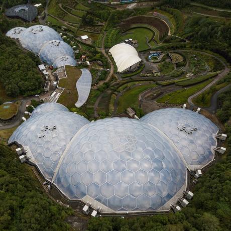 Eden project, una selva tropical construída en una antigua cantera inglesa como centro educativo y turístico 253467784_10157814655686853_2404323191091103924_n