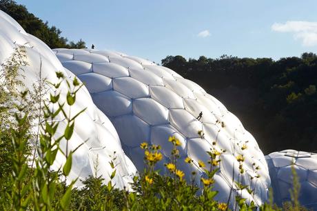 Eden project, una selva tropical construída en una antigua cantera inglesa como centro educativo y turístico 96118_N96_a3