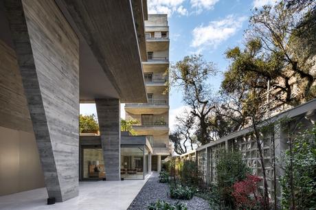 Ícaro Jardins da Graciosa, Curitiba, PR, Brazil / Studio Arthur Casas + Gabriel Ranieri Ícaro Jardins da Graciosa, Curitiba, PR, Brazil / Studio Arthur Casas + Gabriel Ranieri