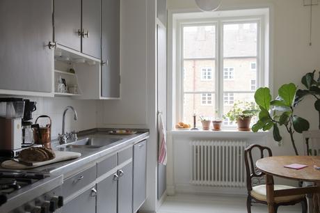 delikatissen vintage interiors vintage decor vintage tiny scandi apartment scandi vintage estilo escandinavo decoración vintage decoración pisos pequeños decoración escandinava  