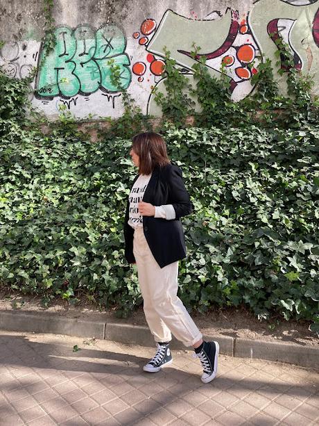 BLACK+WHITE.- BLACK+WHITE.-