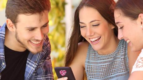 La plataforma Poliamoris celebra dos años de poliamor en español