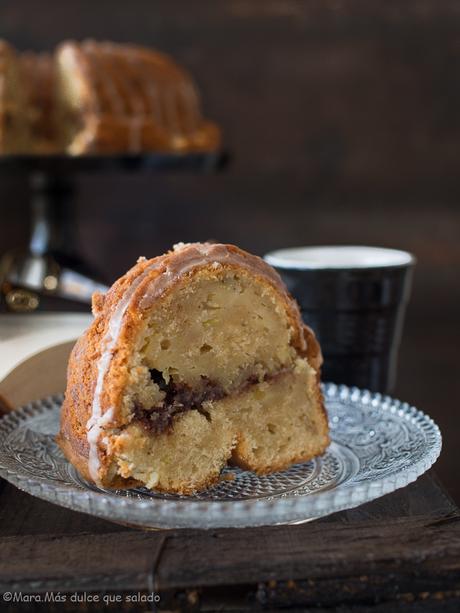 Bundt Cake de calabacín con relleno de canela