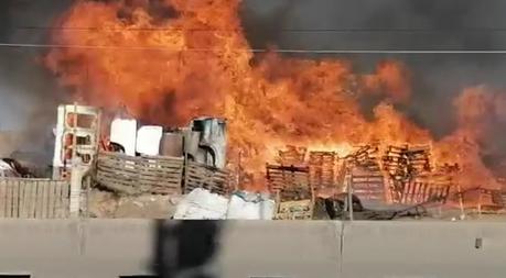 (Video) Incendio en recicladora de Periférico Oriente