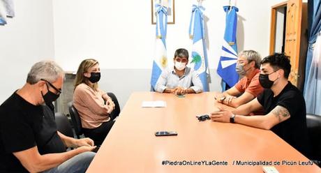 VISITA DEL MINISTERIO DE DESARROLLO SOCIAL DE LA NACIÓN A PICÚN LEUFÚ